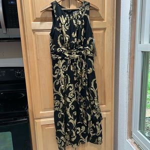 J Taylor Sz. 6 with tags. Light weight, black/gold (not glitter)
